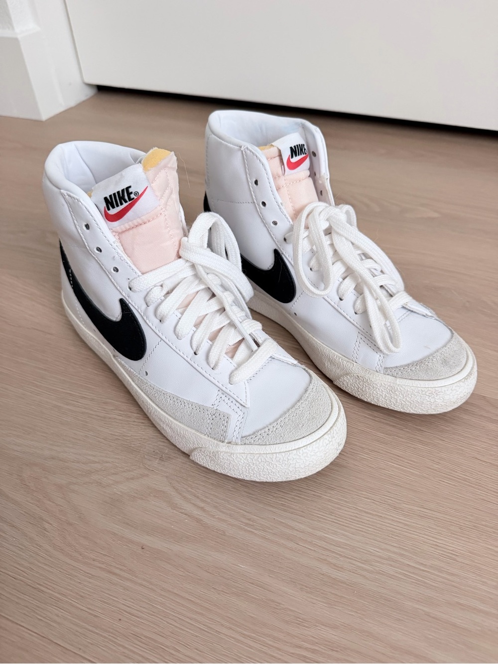 Nike Women's Blazer Mid ‘77